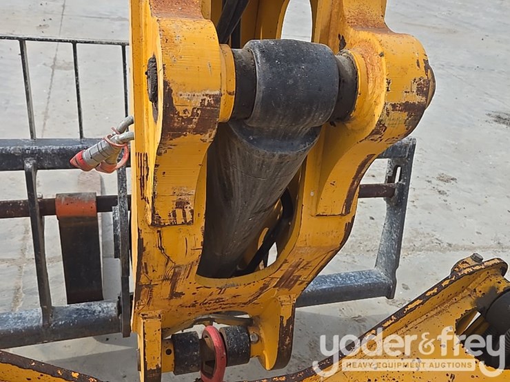 2017-jcb-510-56-image-25