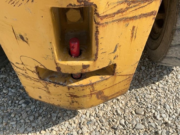 1976-caterpillar-v80c-image-32