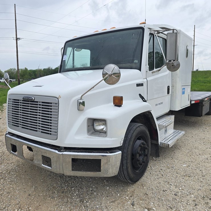 2001 FREIGHTLINER FL60