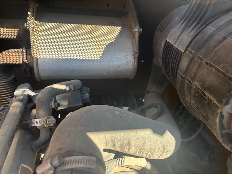 2011-case-sr220-image-30