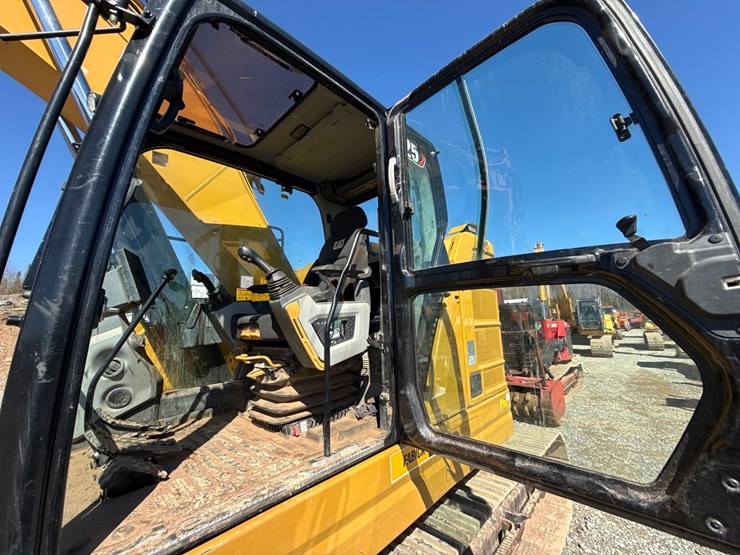 caterpillar-325-image-60