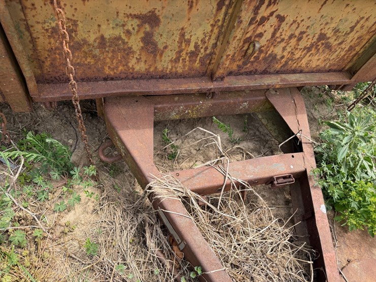 #45264-•-9'-utility-trailer-w/levee-spills-image-23