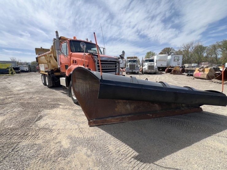 2007-sterling-l9500-image-7