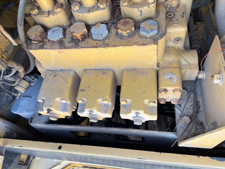 caterpillar-225-image-36