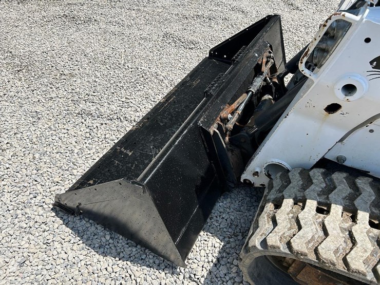 84"-low-pro-skid-steer-bucket-image-5