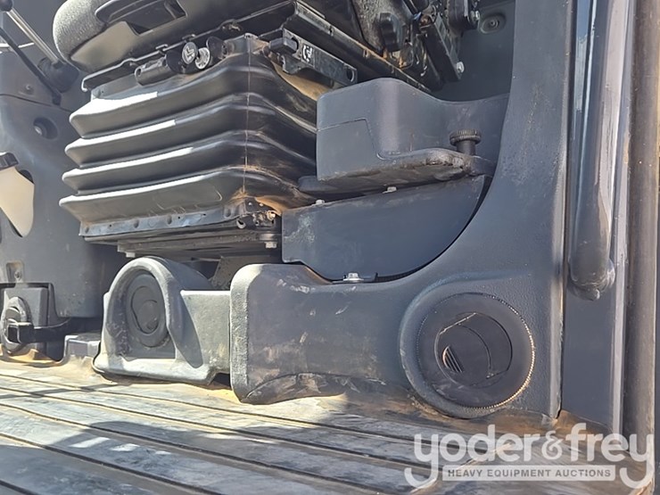 2019-deere-670g-image-104