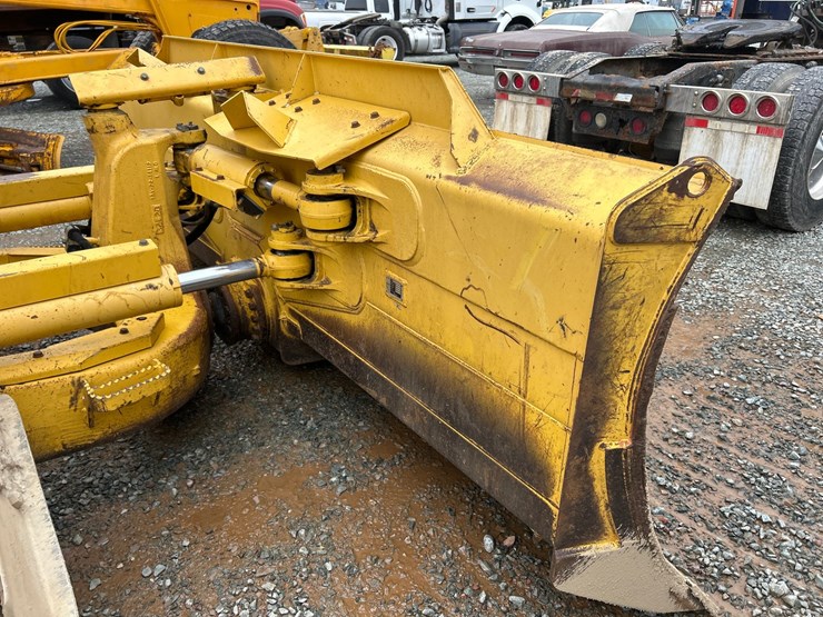 komatsu-d61pxi-23-image-11