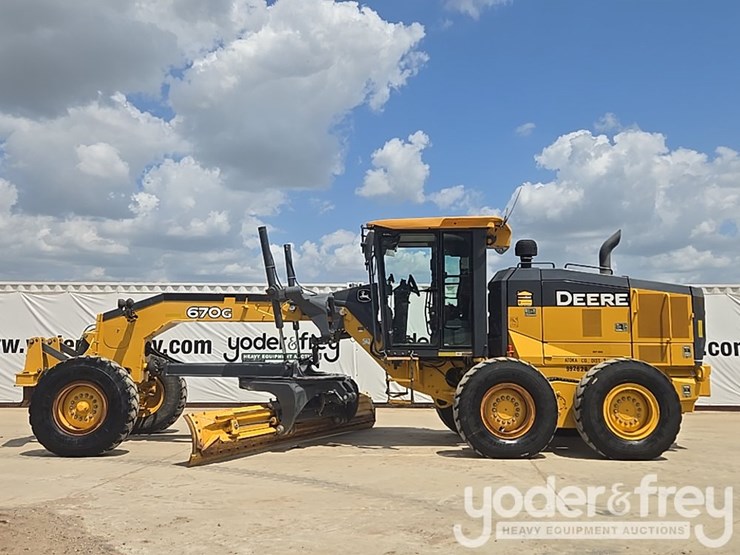 2019-deere-670g-image-2
