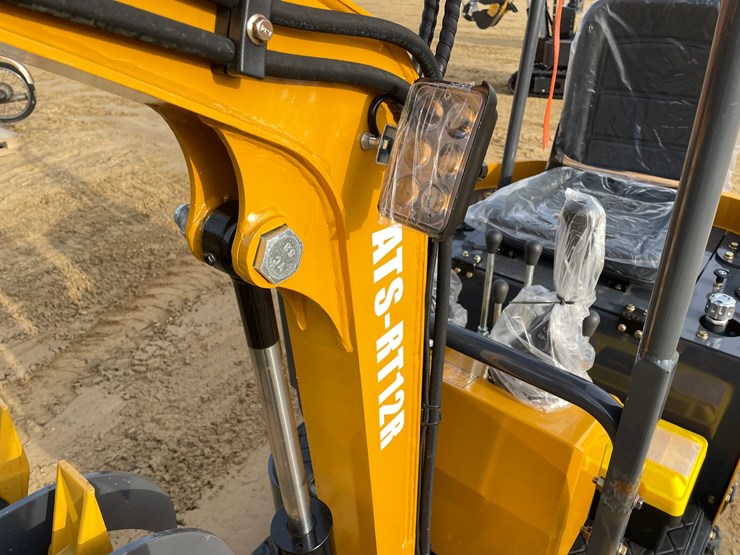 #1039-•-new-ats-rt12r-mini-excavator-image-30