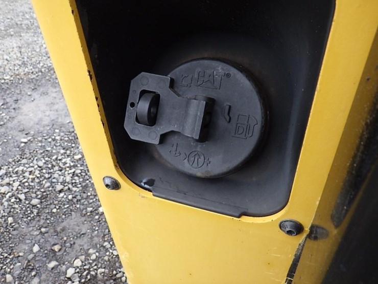 2020-caterpillar-226d3-image-14