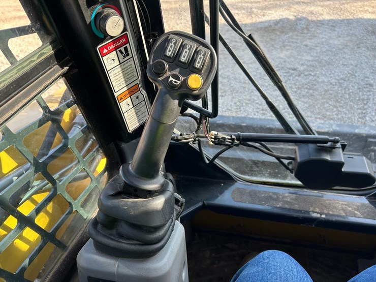 yanmar-s220r-image-22