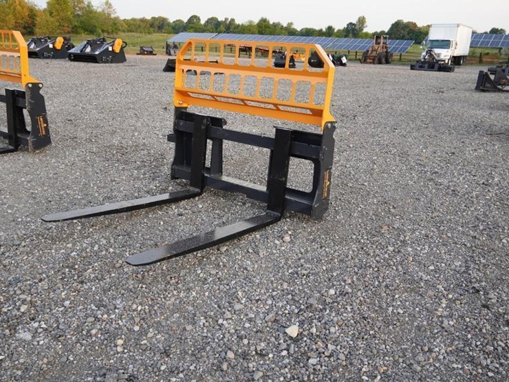 #1356-•-unused-landhonor-skid-steer-pallet-fork-image-1