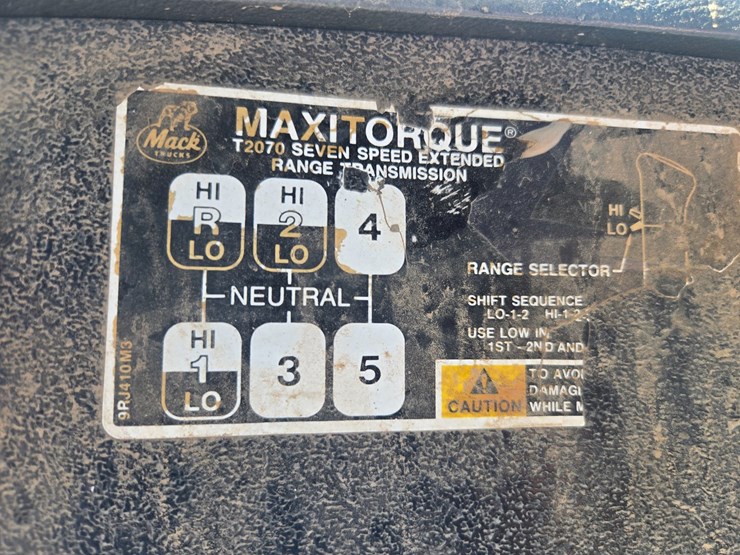 1994-mack-rd690s-image-76