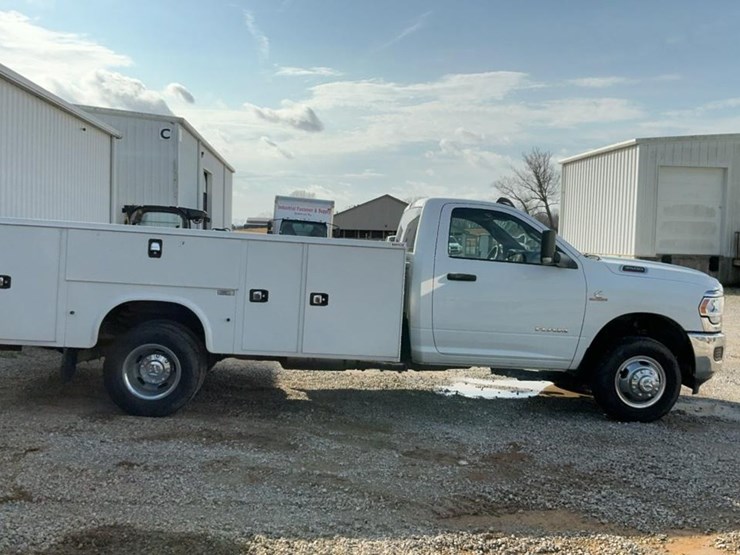 2022-dodge-3500-image-6