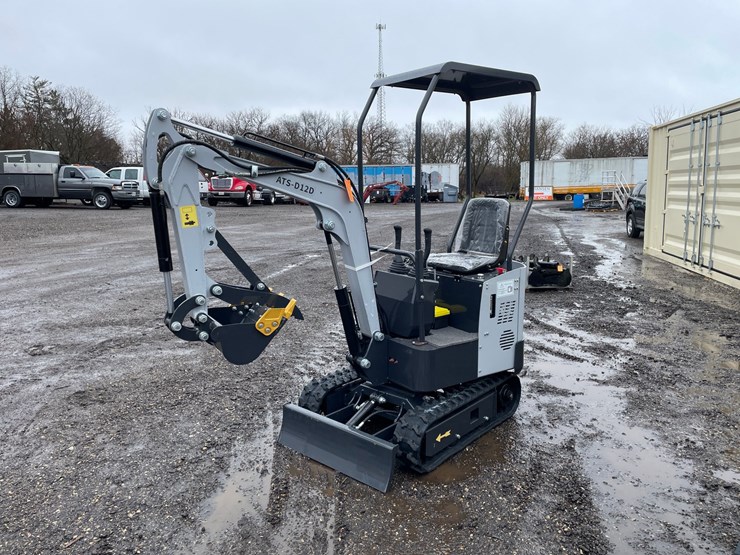 #3294-•-2026-ats-d12d-mini-excavator-image-1