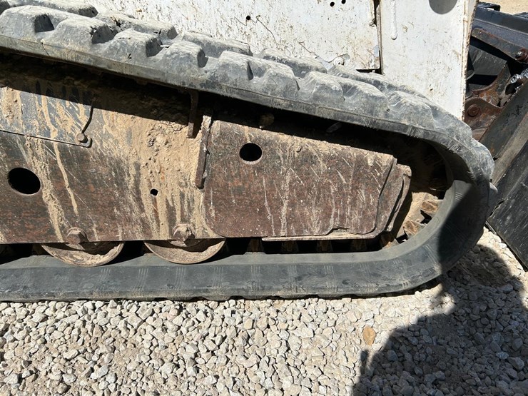 2015-bobcat-t590-image-14