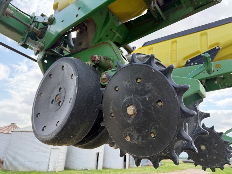 john-deere-1720-image-28