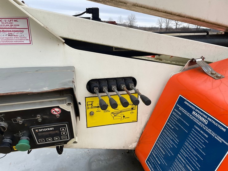 #7513-•-(m-4)-2018-snorkel-tl49j-towable-boom-lift-image-26