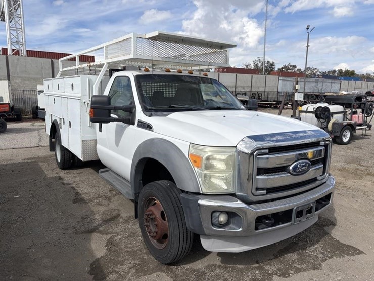 2011-ford-f550-image-2