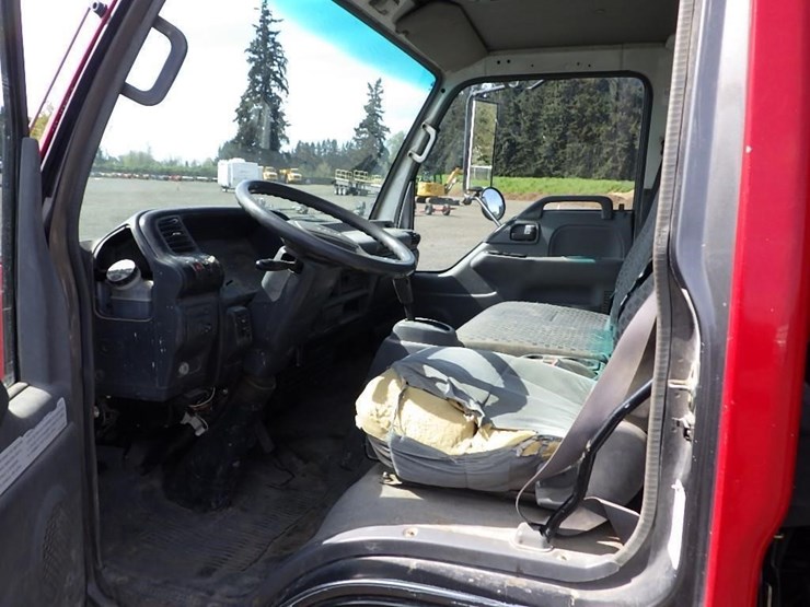 2007-isuzu-nqr-image-21