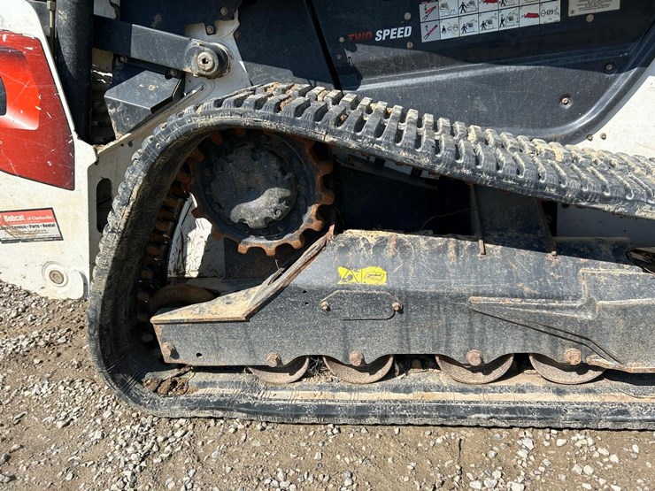 2020-bobcat-t76-image-12