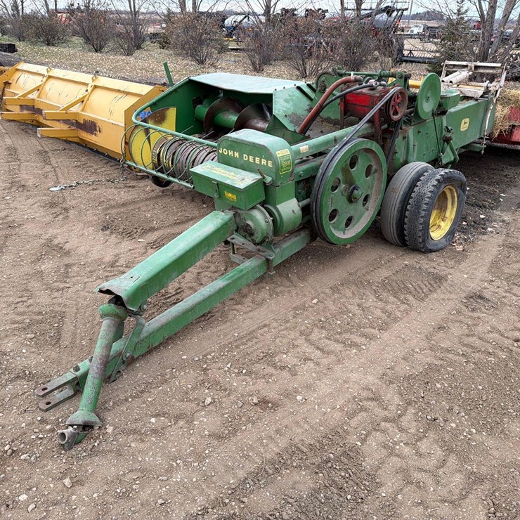 JOHN DEERE 24T