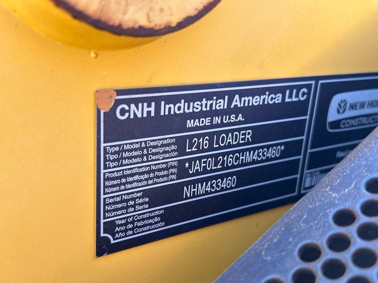 new-holland-l216-image-66