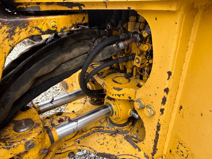 2001-deere-310sg-image-42