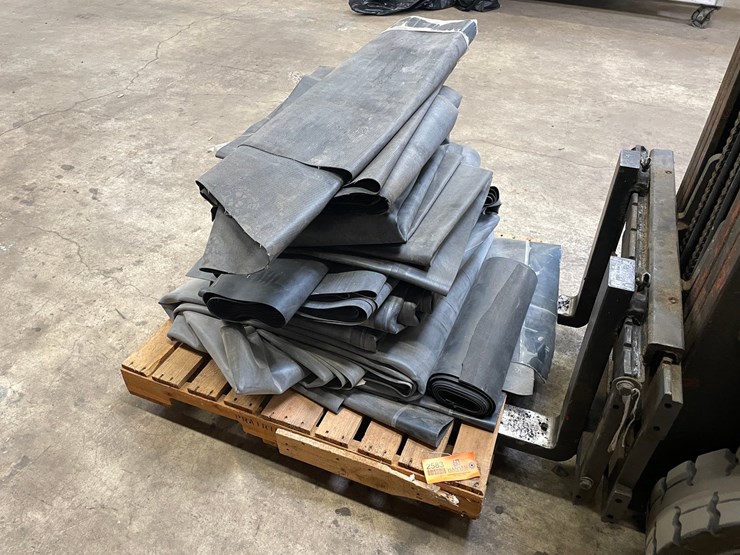 #2583-•-pallet-of-misc.-rubber-(columbia-heights,-mn)-image-1