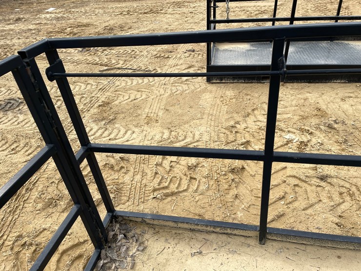 #7534-•-8'-work-platform-with-fork-pockets-image-10