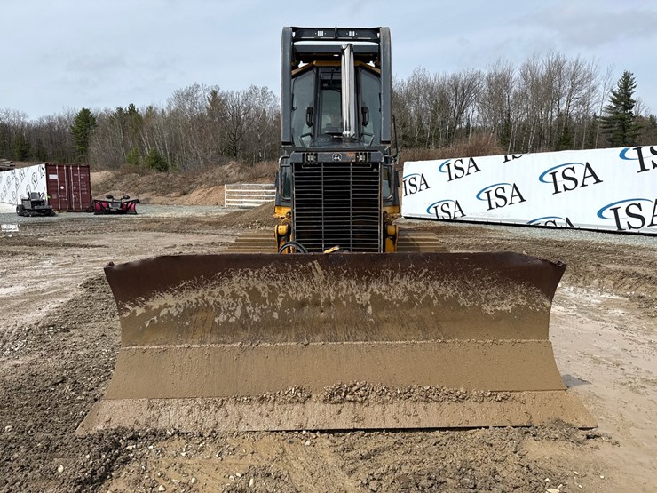 2005-deere-700j-xlt-image-8