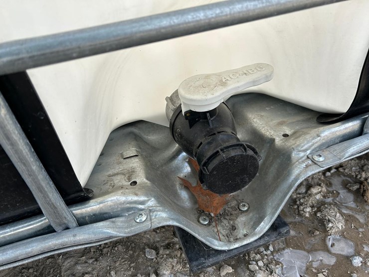 water-tank-tote-image-6