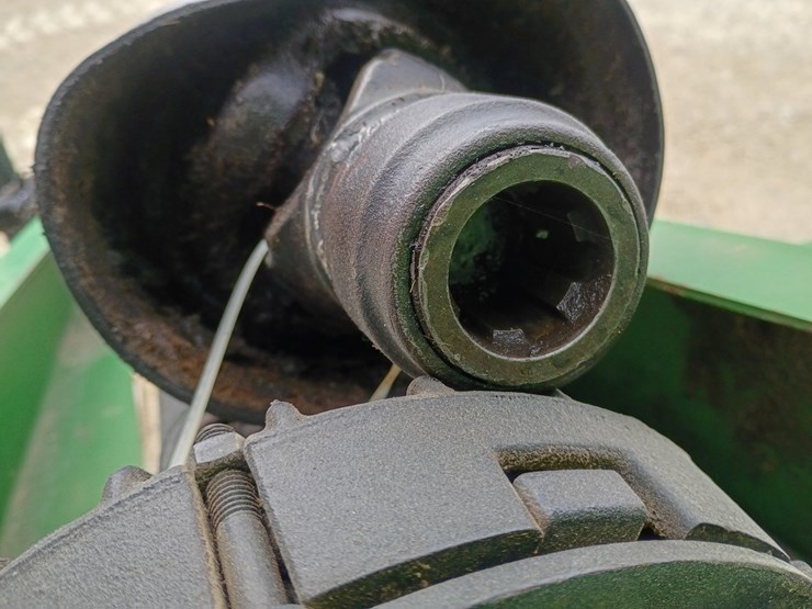 2000-john-deere-556-image-11