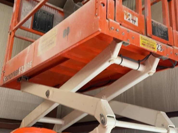 #428-•-2021-snorkel-19'-scissor-lift-image-8