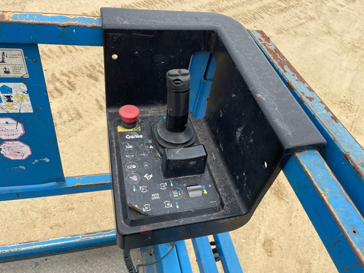 #7514-•-(s-2)-2012-genie-3369-rough-terrain-scissor-lift-image-42