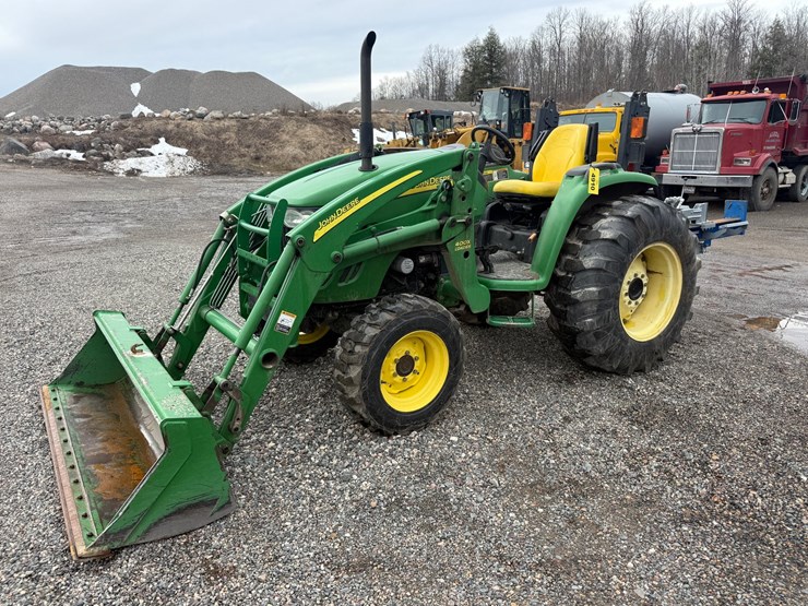 john-deere-4120-image-1