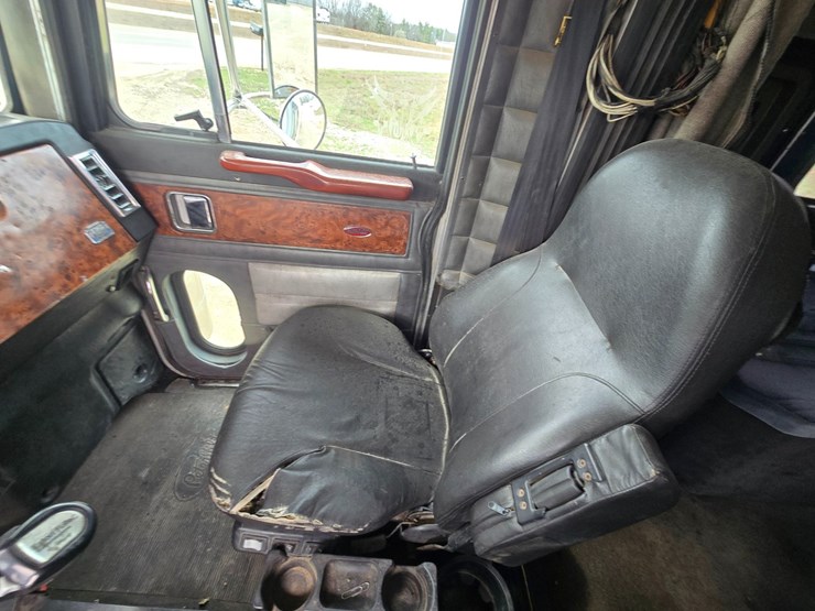 2000-peterbilt-379-image-55