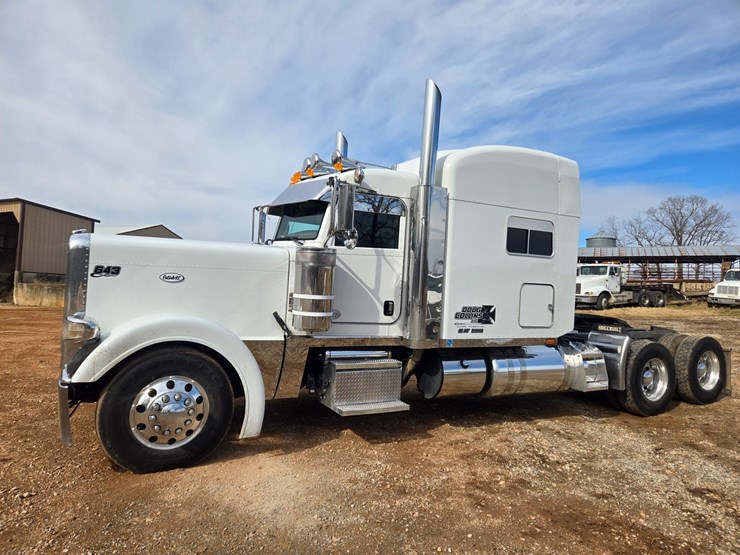 2014-peterbilt-389-image-5