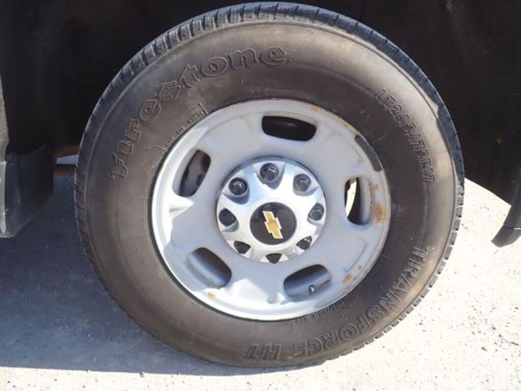 2022-chevrolet-2500hd-image-78