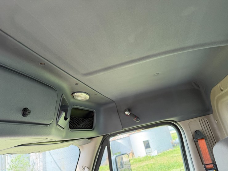 #45283-•-2016-freightliner-cascadia-daycab-truck-tractor-vin:-3akjgedv9gsgy4090-image-65