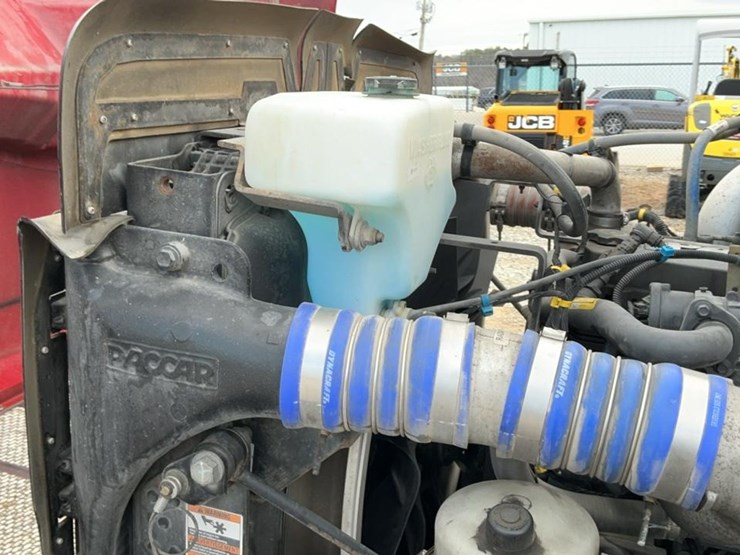 2021-peterbilt-337-image-10