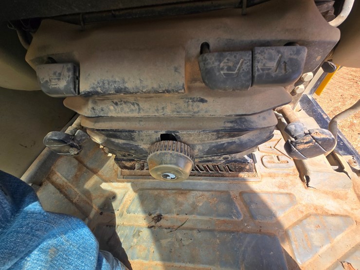 2003-caterpillar-320c-image-63