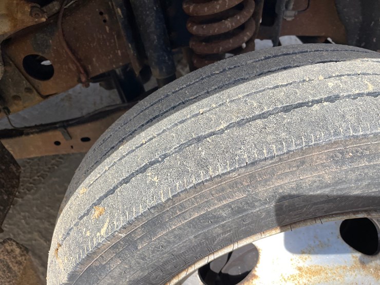 2011-ford-f550-image-99