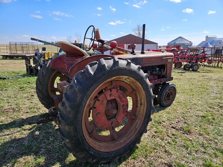 #526-•-farmall-h-tractor-image-5