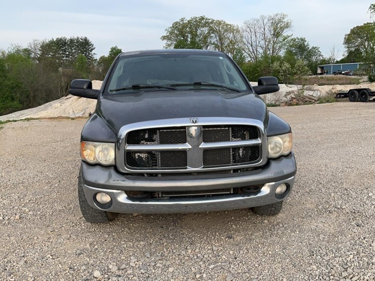 2004-dodge-2500-image-8