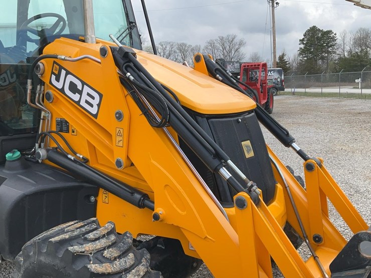 2023-jcb-3cx-image-47