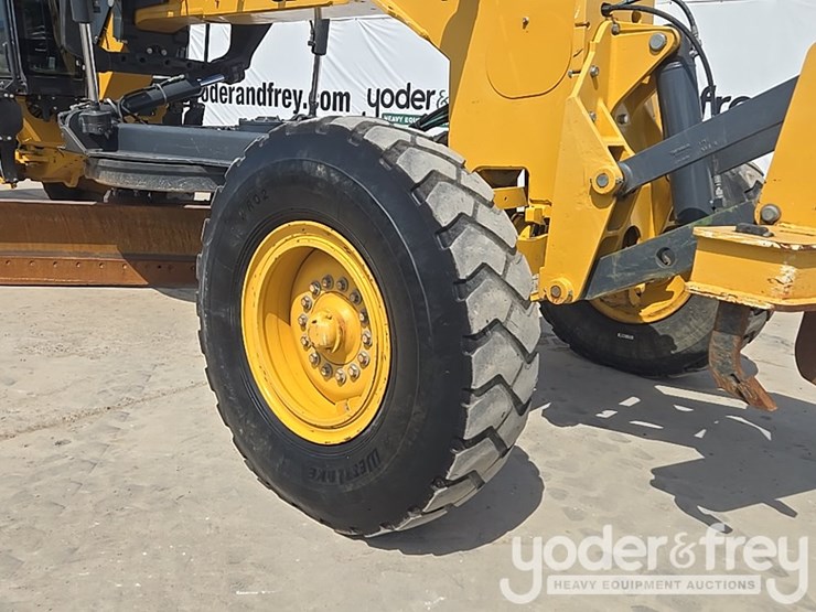 2019-deere-670g-image-18