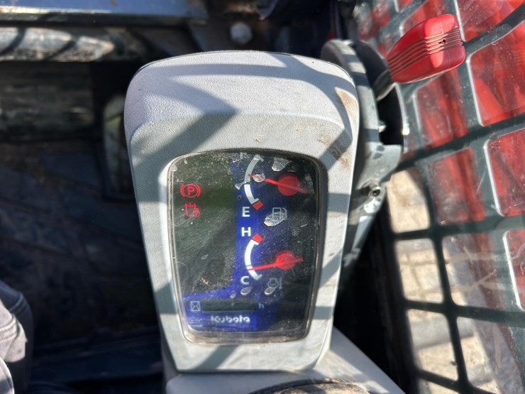 2017-kubota-svl75-2-image-21