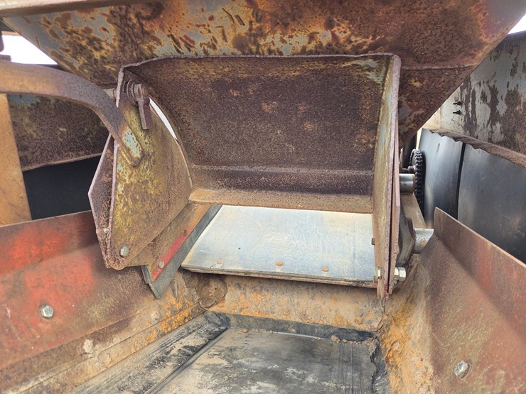 massey-ferguson-8-image-13