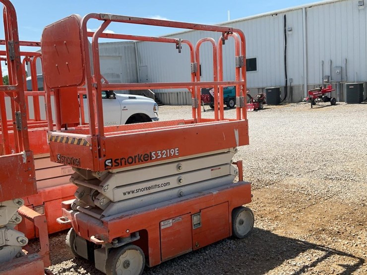 #410-•-snorkel-19'-scissor-lift-image-1